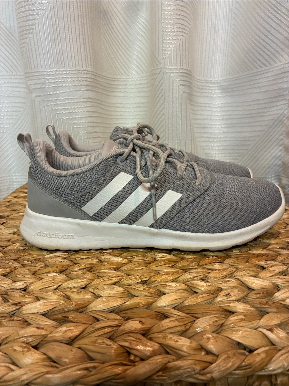 Adidas QT Racer 2.0 gray white running sneakers women’s 8